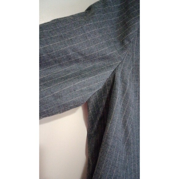 Women's Talbots Wool Blend Gray Grey Pinstripe Blazer, Size 12P - Picture 5 of 12